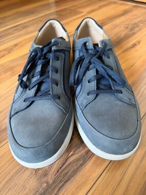 Clarks Men's Casual Navy Lace-Up Sneakers